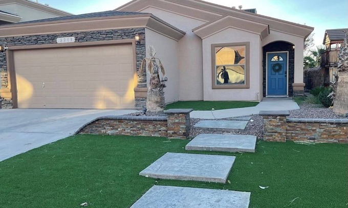 Biggs Field House | Cozy 3 BR Home. Hidden gem