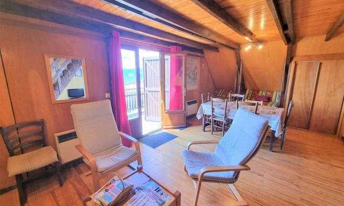 Saint-Michel-de-Chaillol Ski Chalet | Cozy 3-Bedroom Chalet with South-Facing Balcony, Pets Welcome, Sleeps 6