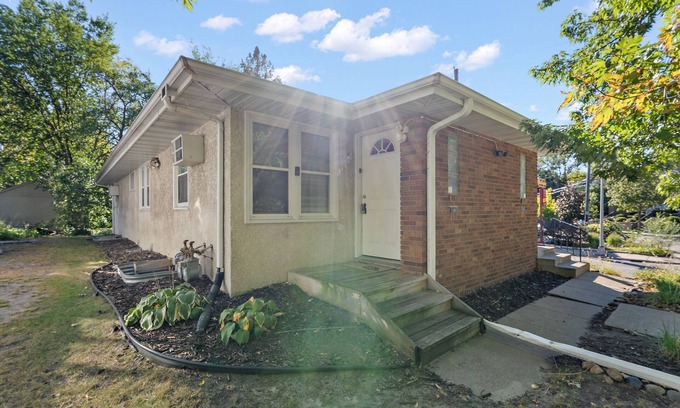 Minneapolis House | ✨Cozy 3Bd/2Ba | 10 min to Downtown Minneapolis & 5 min to U of Minnesota✨