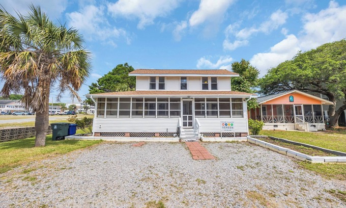 Crescent Beach House | Cozy 3BD House - Walk to Beach - Pet Friendly