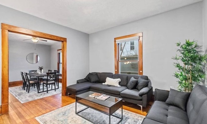 Creston Heights House | Cozy 3BR 1Mile From Downtown