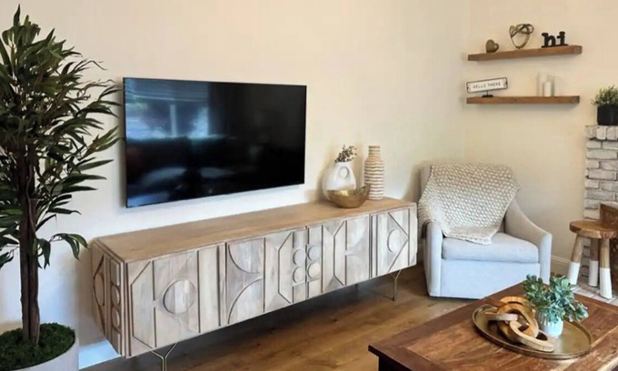 Antioch House | Cozy 3Br 2Ba home with Yoga/Gym room. Best Location!