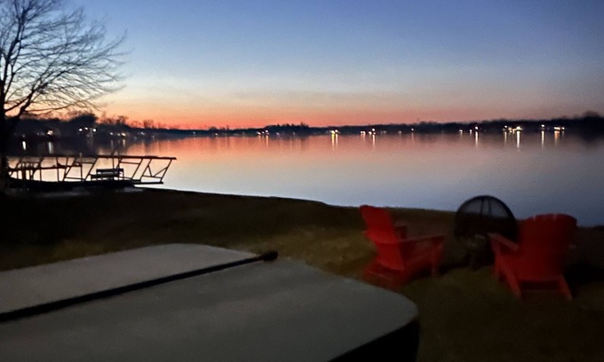 Clarklake Cottage | Cozy 3BR lakefront cottage with hot tub perfect for families w/private dock.