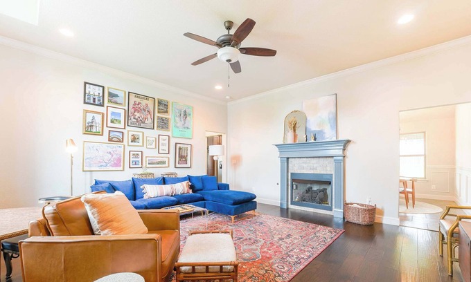 Cave Springs House | Cozy 3BR Near XNA Backyard & EV Charger