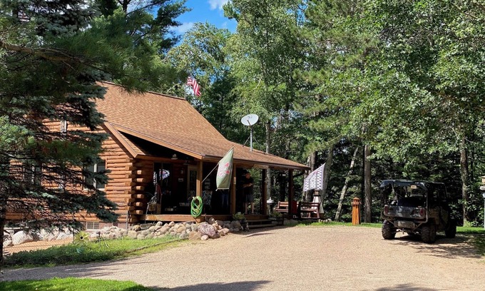 Suring Cabin | Cozy 4-bedroom cabin with AC and WiFi on 20 acres overlooking a private pond