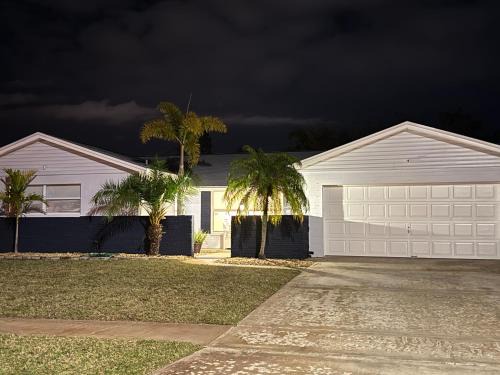 Catalina Isle Estates House | Cozy 4 Bedroom Home On Merritt Island