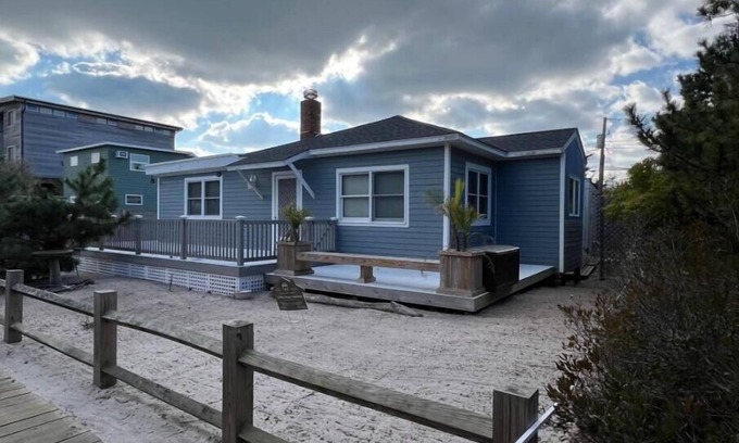 Fire Island House | Cozy 4-bedroom House. Ocean Block