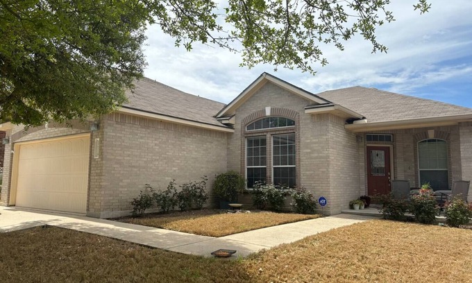 San Antonio House | Cozy 4-bedroom house in delightful San Antonio with AC, WiFi
