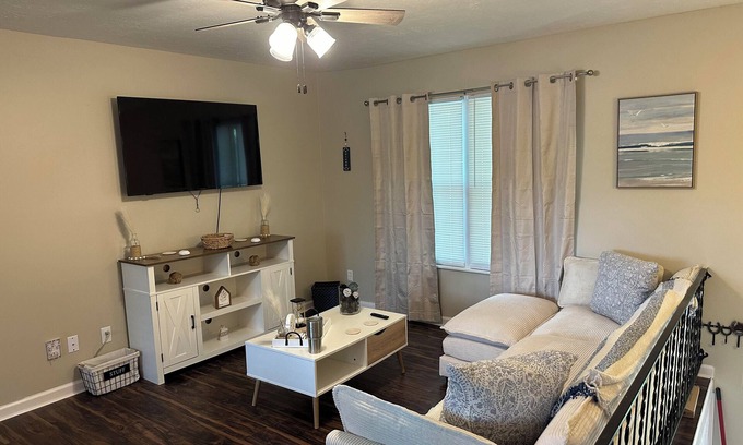 Lexington House | Cozy 4-bedroom house in enjoyable Lexington with WiFi, AC. Centrally located.