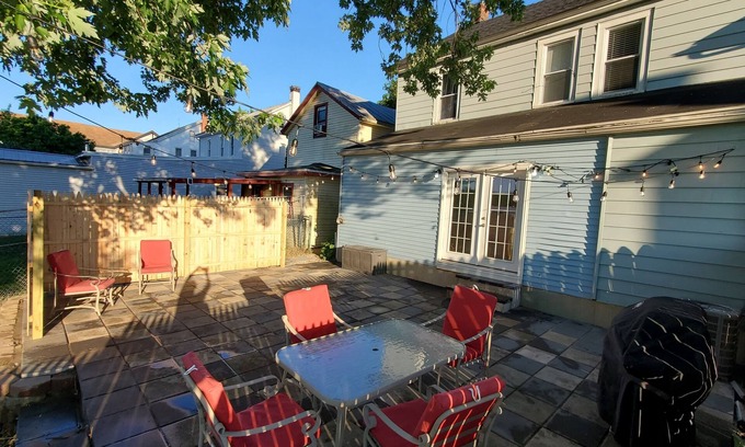 Mount Aetna House | Cozy 4-bedroom house in Myerstown with AC, WiFi