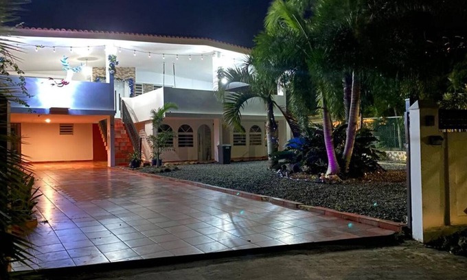 Coto House | Cozy 4-bedroom house with WiFi and AC in enchanting Isabela