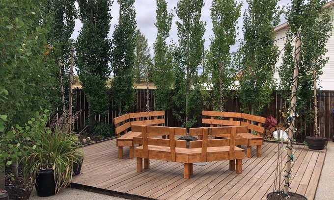 Red Deer House | Cozy 4 Bedroom w/outdoor fire pit sanctuary