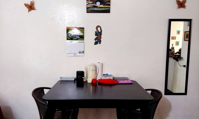 El Palmar House | Cozy, 4 mts to walmart, Plaza Mundo, 1 hr to the beach, 35 mts to Lake Ilopango.