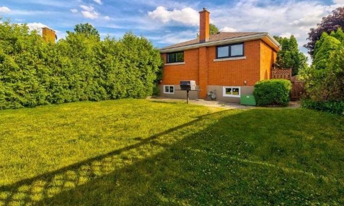 Hamilton House | Cozy 5 bedroom close to trails & mountain scenery