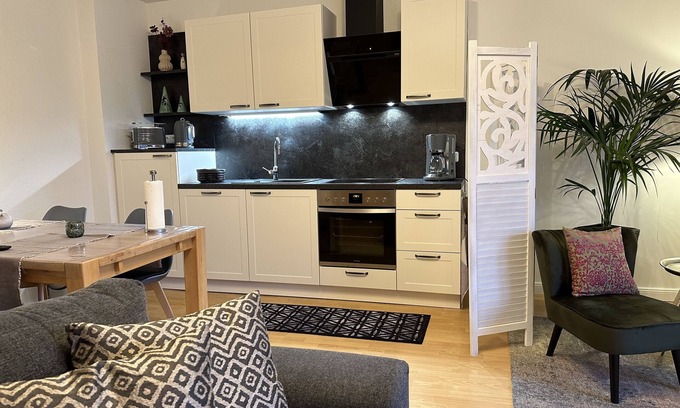 Ostorf Apartment | Cozy 60m² old town quarter close to the city and lake