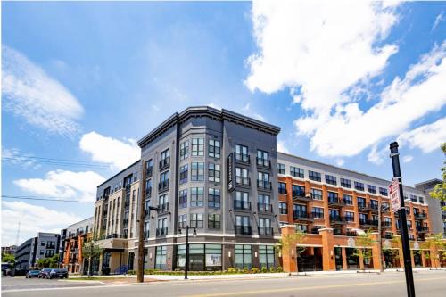 East Walnut HIlls Apartment | Cozy 6BR 6BA combined Apartments Near Downtown Cincinnati
