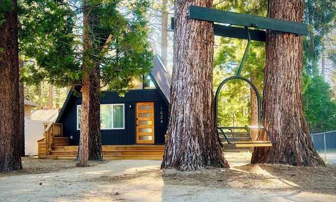 Peter Pan Cabin | Cozy A-Frame in charming Big Bear with Hot Tub