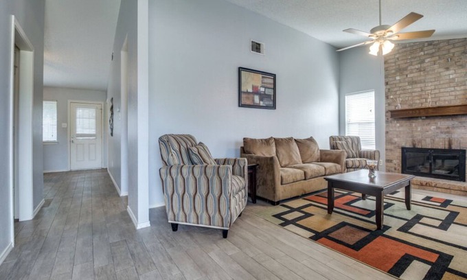 Frisco House | Cozy Accommodation In Quiet Neighborhood; Walk To Downtown Frisco,Toyota Stadium