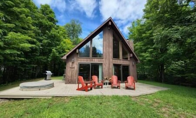 Whippleville House | Cozy AFrame Cabin w/Hot Tub overlooking Titus Mtn