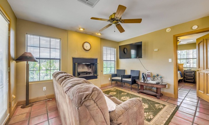 Alto Cabin | Cozy Alto Cabin w/Grill & Mtn Views: 2 Mi to Lake