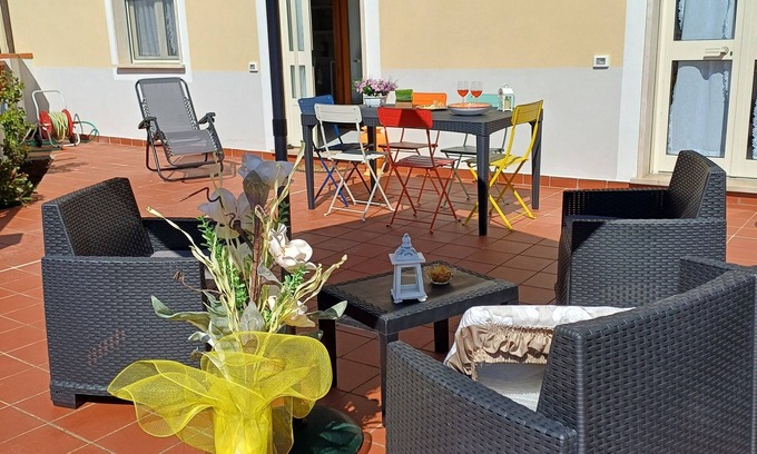Stiava House | Cozy and bright "Casa Le Camelie"