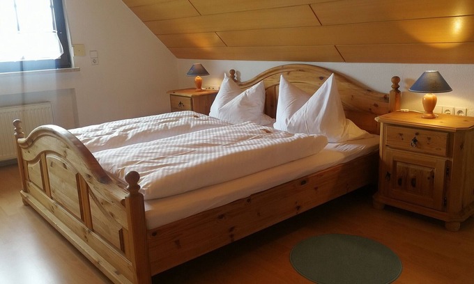 Hohenberg a.d.Eger Apartment | Cozy and bright vacation apartment (67 sqm) with free WLAN