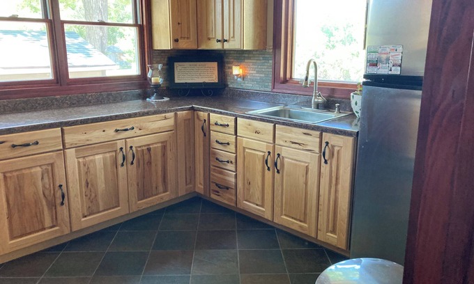 Chadron Cottage | Cozy and clean cottage with lots of character!