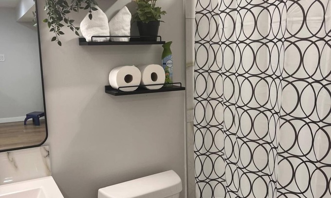 Southwest Edmonton House | Cozy and clean homestay basement suite in Chappelle community of SW Edmonton