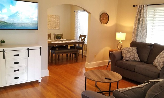 Morristown House | Cozy and Clean in Downtown Morristown