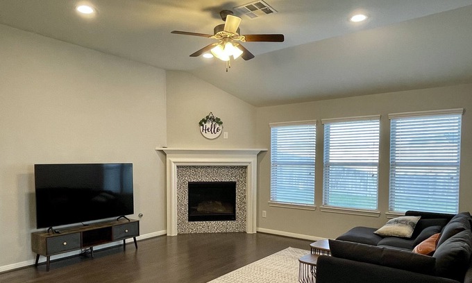 Katy House | Cozy and clean space