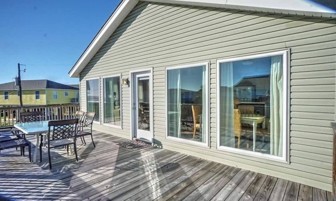 Surfside Beach House | Cozy and Clean steps from the beach. Gulf views <3