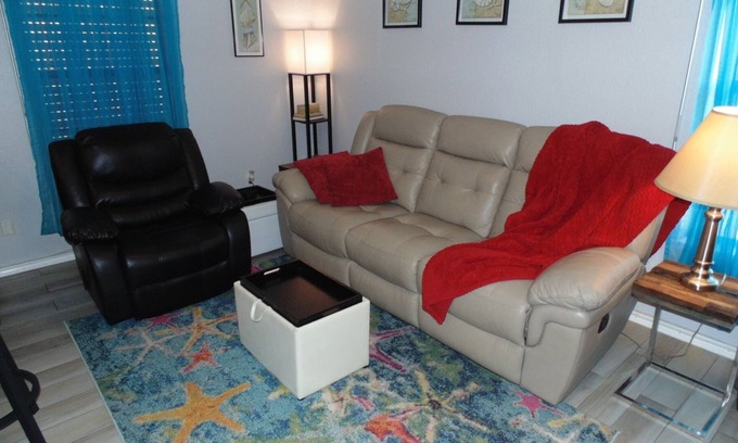 South Padre Island Condo | Cozy and comfortable Mid-Island Condo with "Keyless" Entry and Free WiFi