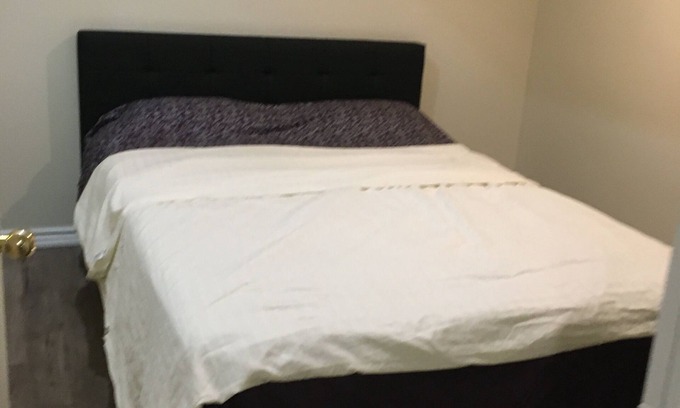 Churchill Meadows House | Cozy and comfortable basement apartment with separate entrance and car parking