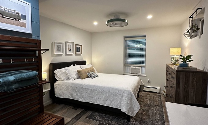 Marblehead Apartment | Cozy and comfortable 1Bdr