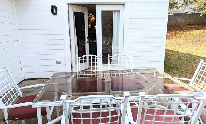 Enterprise House | Cozy and comfy home within minutes of everything in Enterprise!