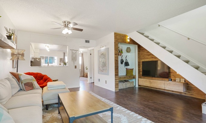 Willow Park House | Cozy and modern townhome in Aurora, 5min from highway !