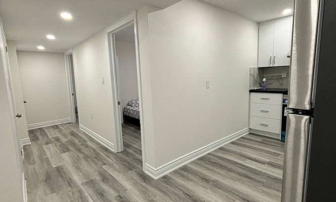 Brampton House | Cozy and New Basement Guest Suite in Brampton Near Toronto Pearson Airport