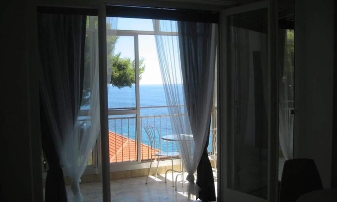 Sanremo Apartment | COZY AND PANORAMIC SEAFRONT STUDIO APARTMENT