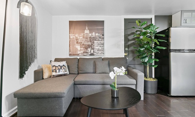 Berkley Apartment | Cozy and Quaint 1 Bedroom Home