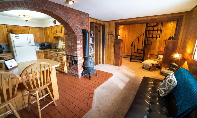 Gardiner Cabin | Cozy and Quiet Apt Style Cabin on the Yellowstone River