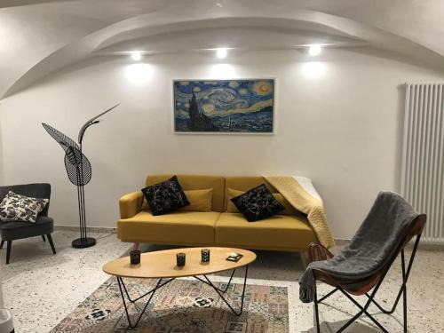 Historic Center Apartment | Cozy and quiet Suite near Two Towers, Bologna