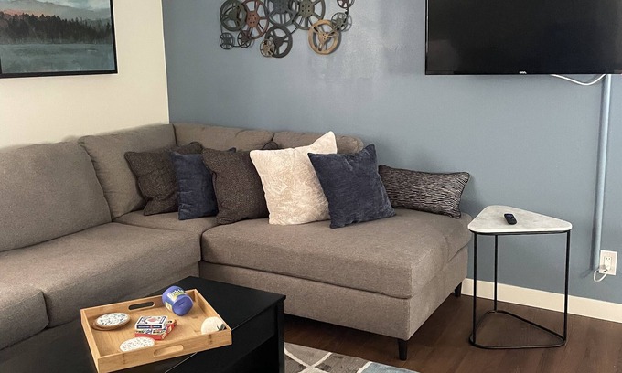 Sheridan House | Cozy and quiet