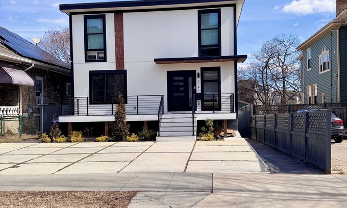 Woodridge Apartment | Cozy and Spacious 2-bdrm apt w/off-street parking, secure entry, W/D, WiFi in DC