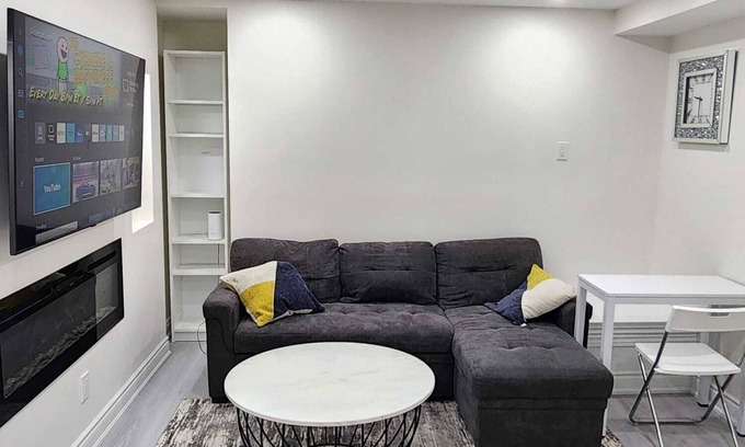 Halton Regional Municipality House | Cozy and Spacious Basement suite