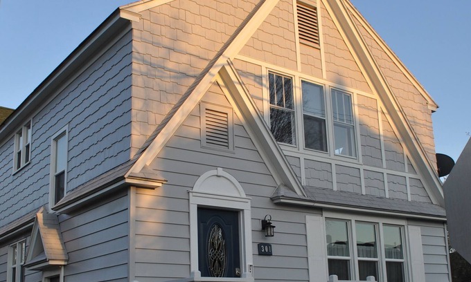 Sault Ste. Marie House | Cozy And Sparkling Clean ~ Better Than A Hotel!