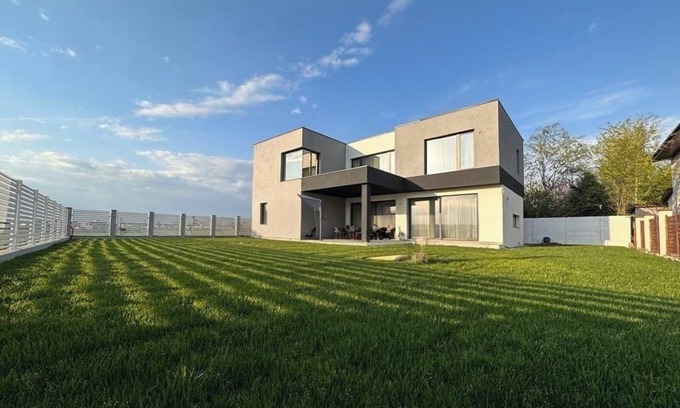 Otopeni Villa | Cozy and stylish family home