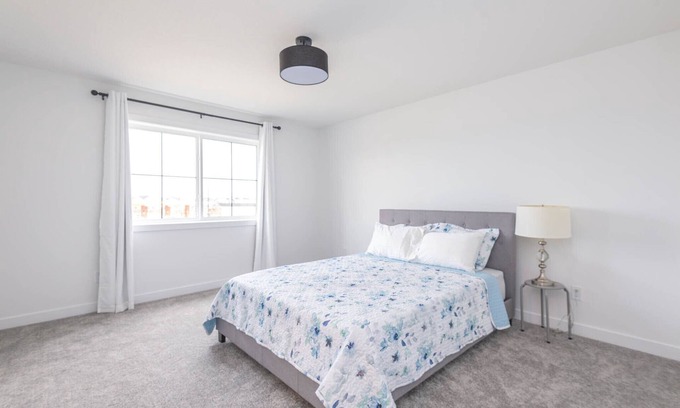 Southwest Edmonton House | Cozy and Unique Ravine Suite