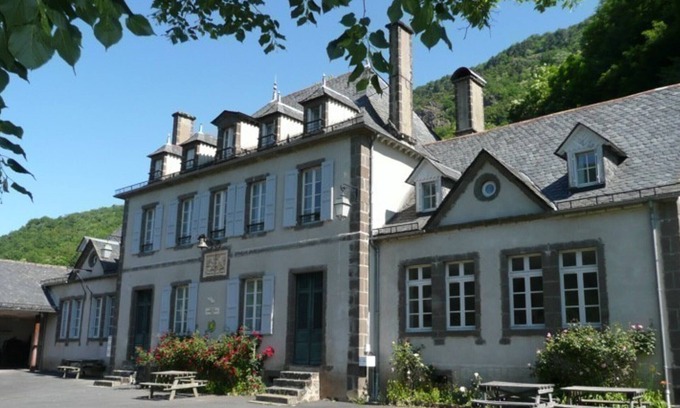 Saint-Vincent-de-Salers Apartment | Cozy Apartment in Auvergne, Near Puy Mary - Sleeps 4, BBQ, Hiking, and More