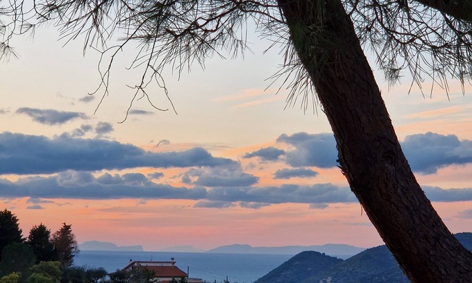 Vatolla Apartment | Cozy apartment 5 minutes from the sea: Villa Samy