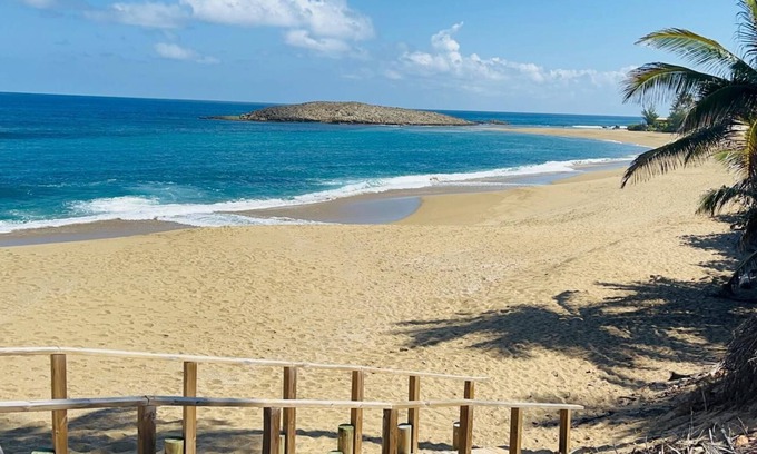 Isabela Bed & Breakfast | Cozy apartment at Montones Beach